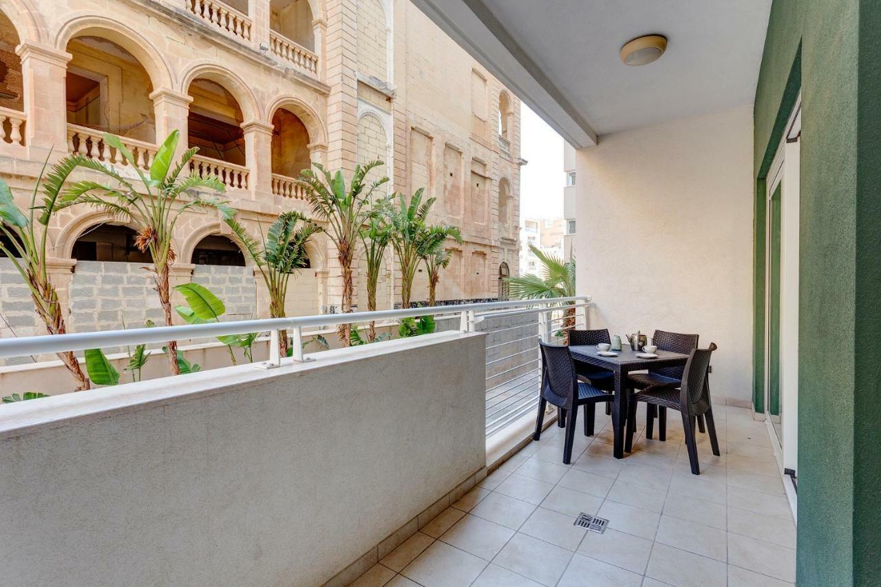 Gorgeous Apartment With Terrace In Fort Cambridge, Pool Sliema Exterior photo