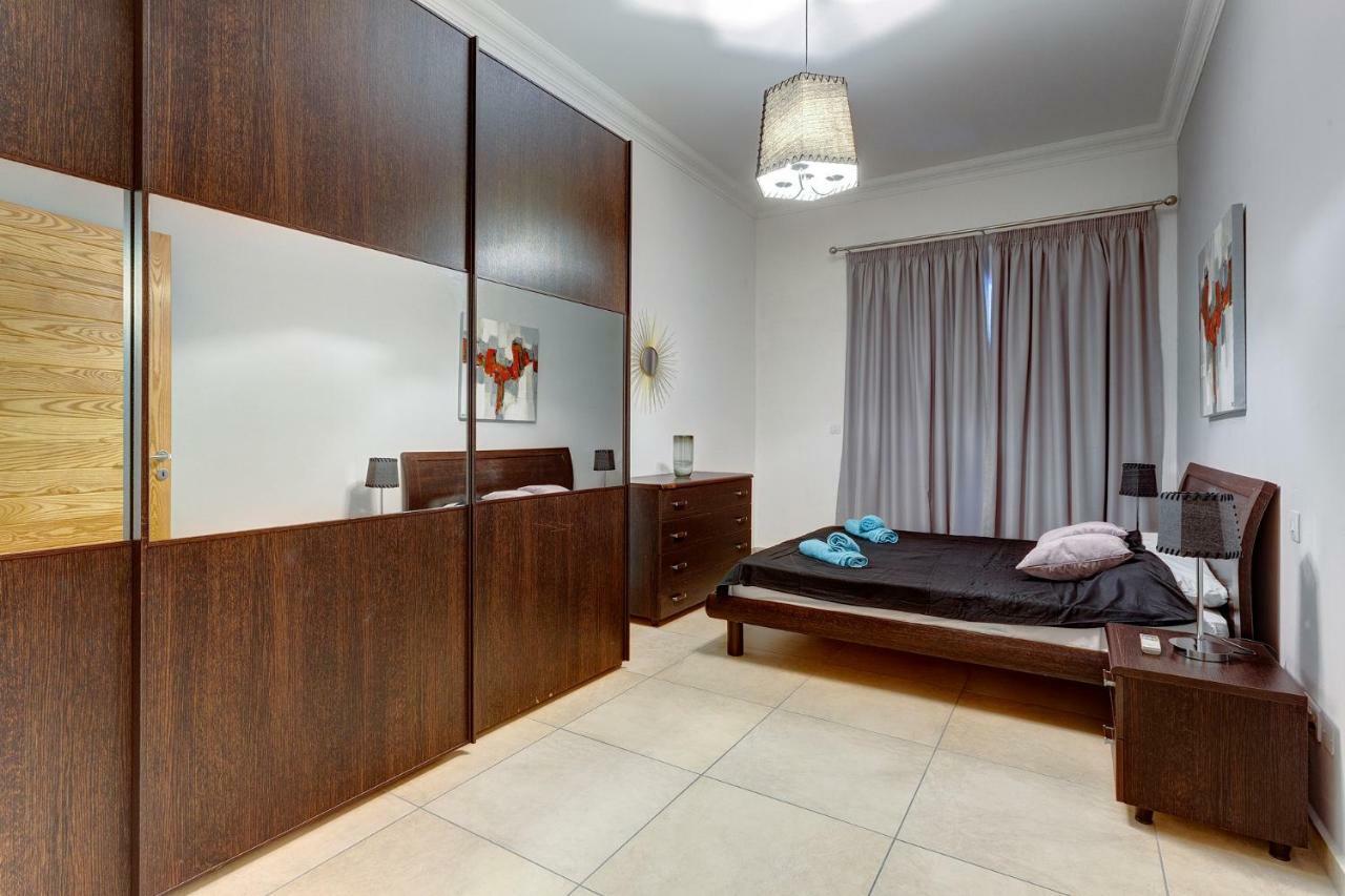 Gorgeous Apartment With Terrace In Fort Cambridge, Pool Sliema Exterior photo